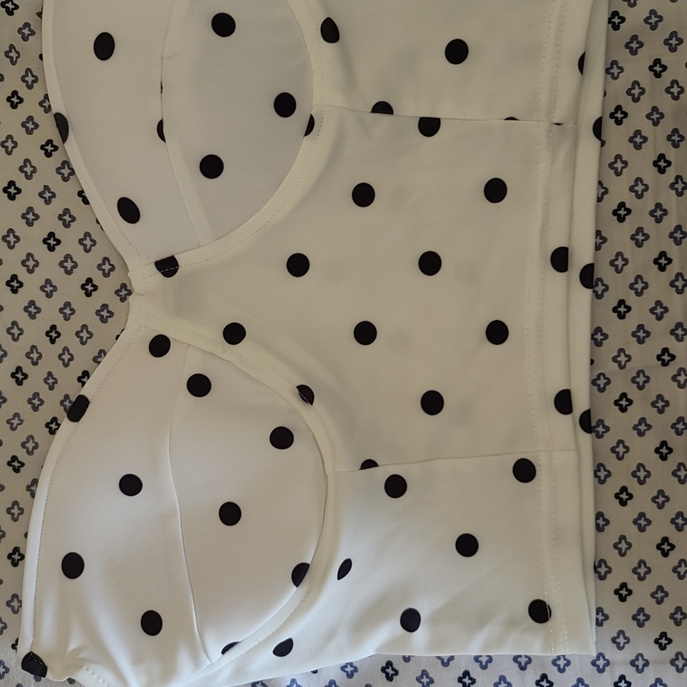Polka-dot crop top